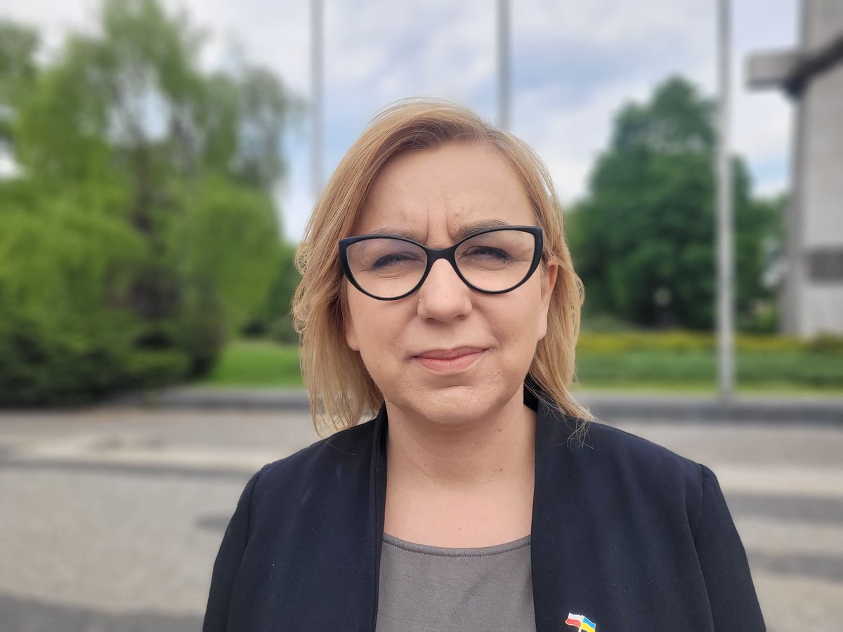 Już drugi raz weszła do sejmu na sprzeciwie do tuska…

I już drugi raz kończy jako przystawka tuska🥴