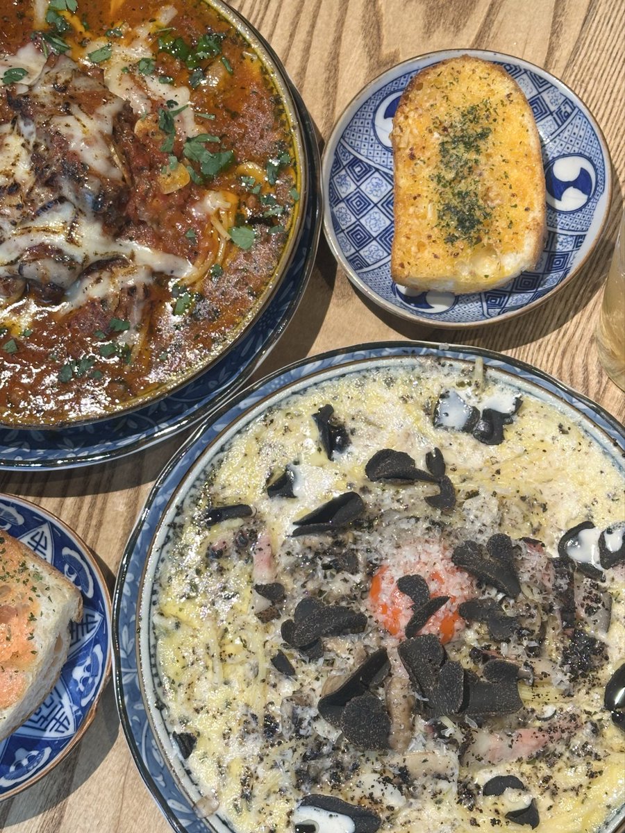 emimani's tweet photo. \今日からOPENスープパスタのお店🍝/
📍getti /中目黒
国産ブランドの『大山鶏』の鶏ガラと数種類の香味野菜を毎朝じっくり煮込んだ旨みたっぷりの自家製コラーゲンスープが絶品🐓
📍東京都目黒区上目黒1丁目6-12 グランデュオ中目黒III
⏰11:00〜22:00
#getti #中目黒グルメ #スープパスタ https://t.co/9vUdX7DOnW