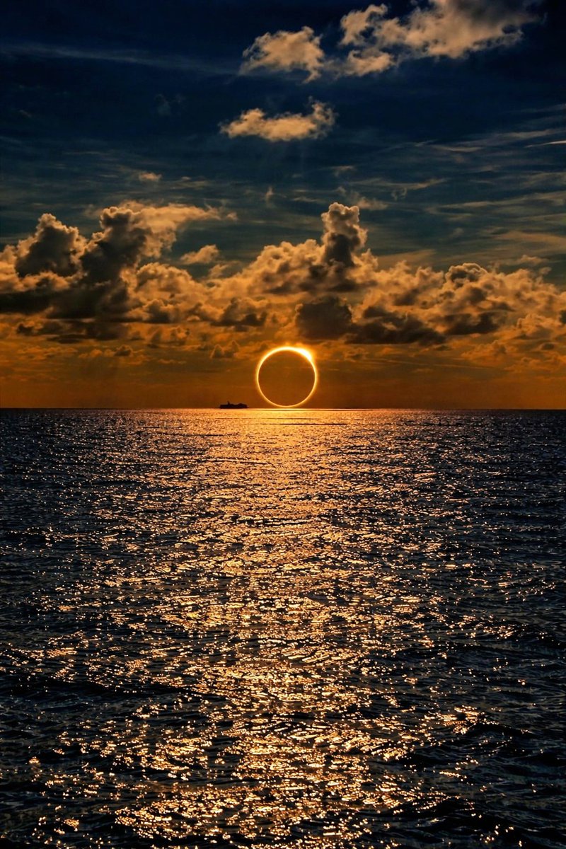 Insane shot of today’s Ring of Fire solar eclipse in its stunning peak phase seen over South pacific ocean