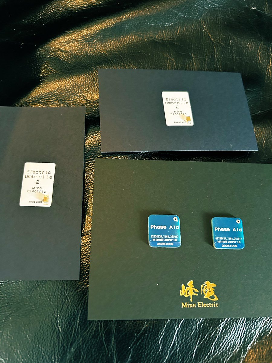 峰電さんPhase Aidという謎の新製品。ヘッドホンに貼る用ならマイクにもスピーカーにも貼れるはず。後日検証します。