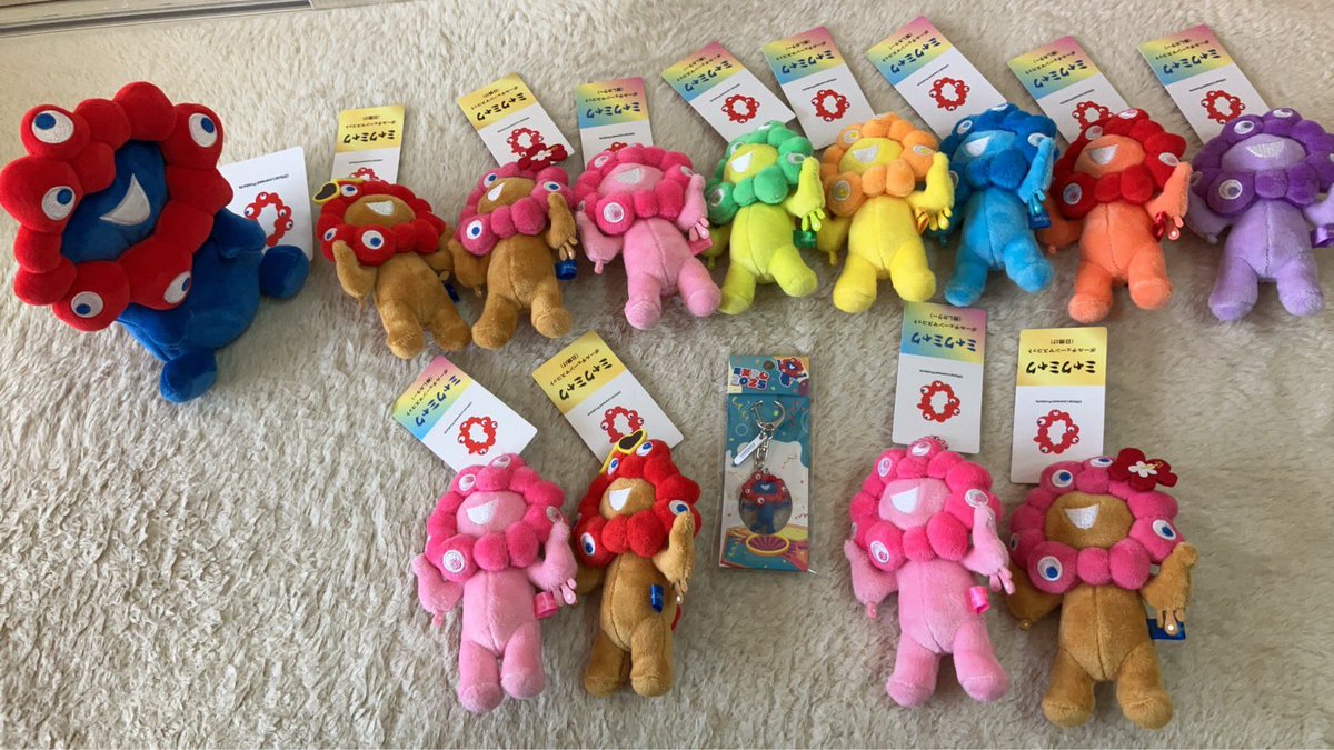 新大阪で日焼けと推しカラーミャクミャクめっちゃ買えました😊 甥っ子