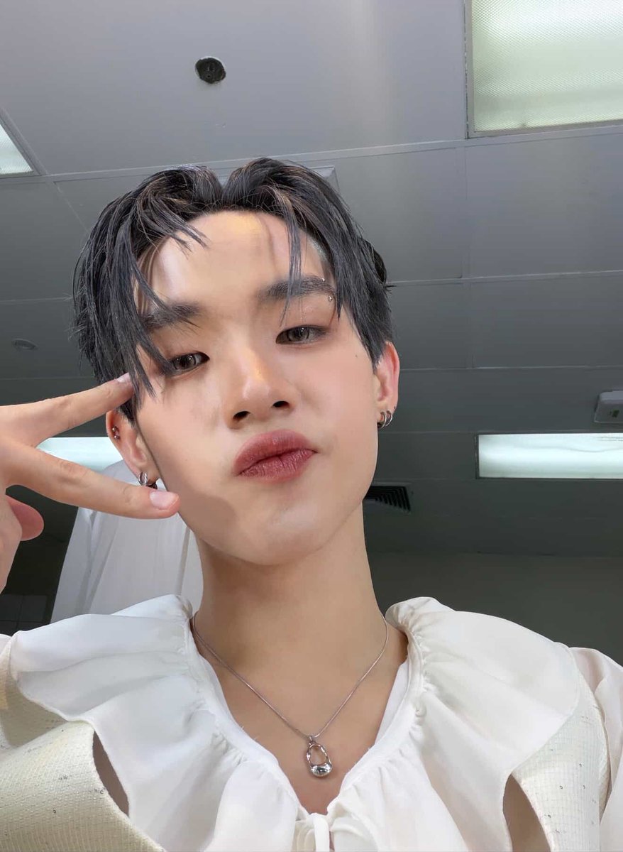 เห้ยยย น่ารักจังวะ ได้เติมหนุ่มตี๋แล้ว

#hongshihoshi