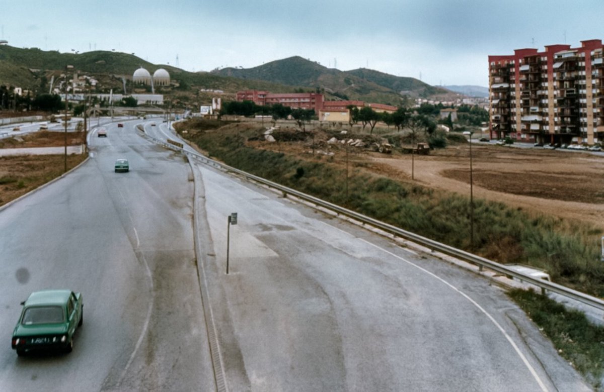 Antiga Barcelona acolorida tweet media