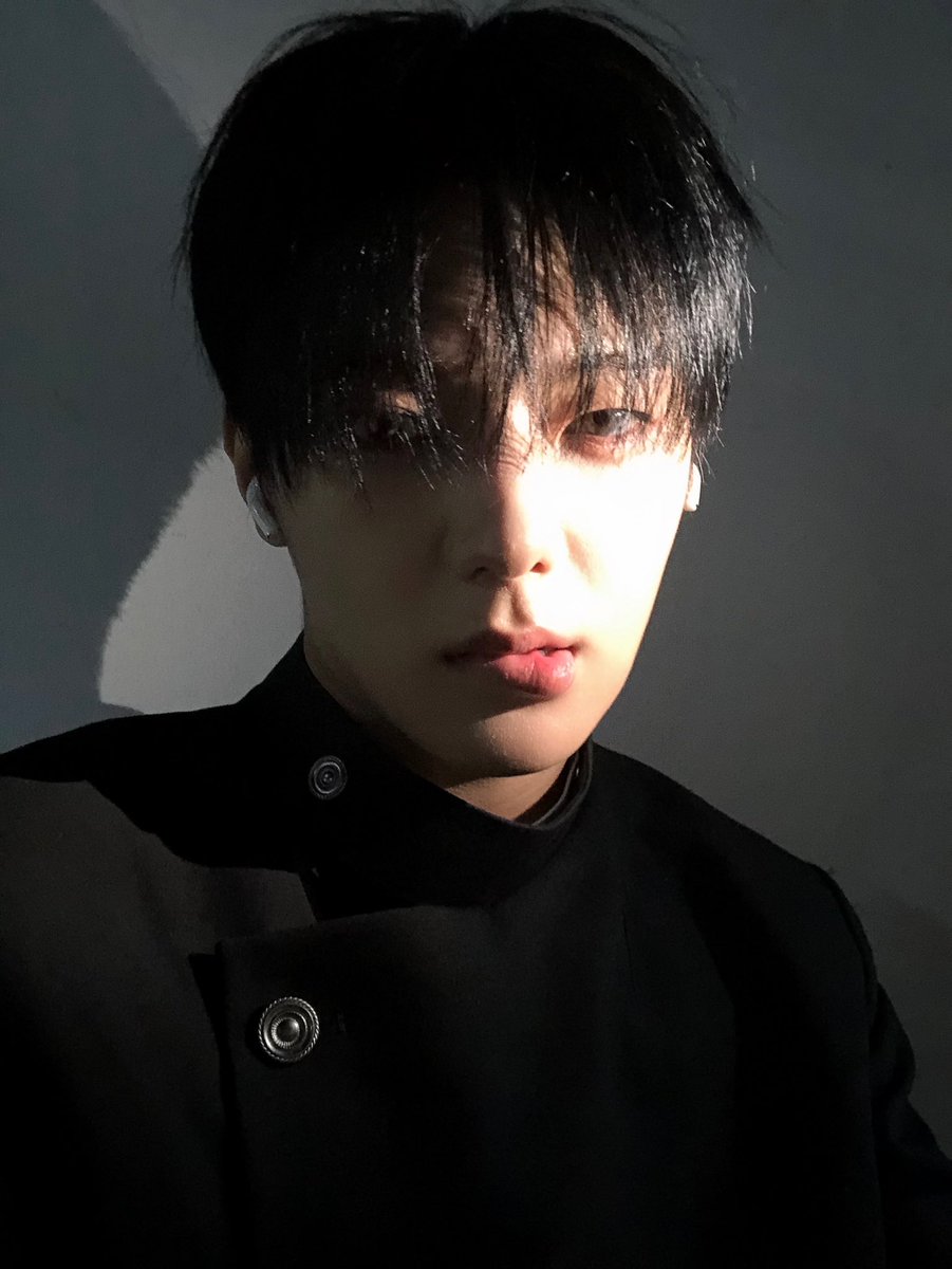 검쩡이정

#WHIB #휘브
#LEEJEONG #이정