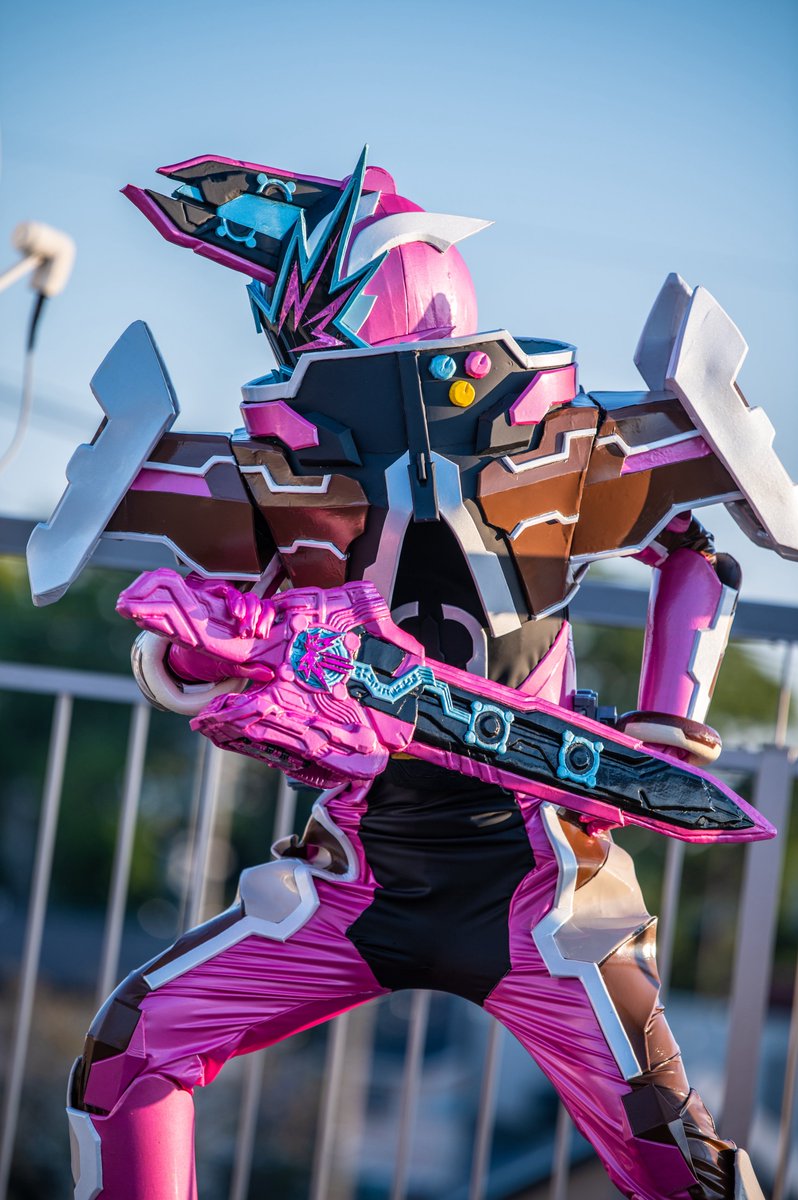 #これを見た人は我に続いて剣を抜け
＼　　否、剣で行くぞ！　　／
＼　音　銃　剣　錫　音　！／

📸<a href="/guy_ferd/">おーが</a>