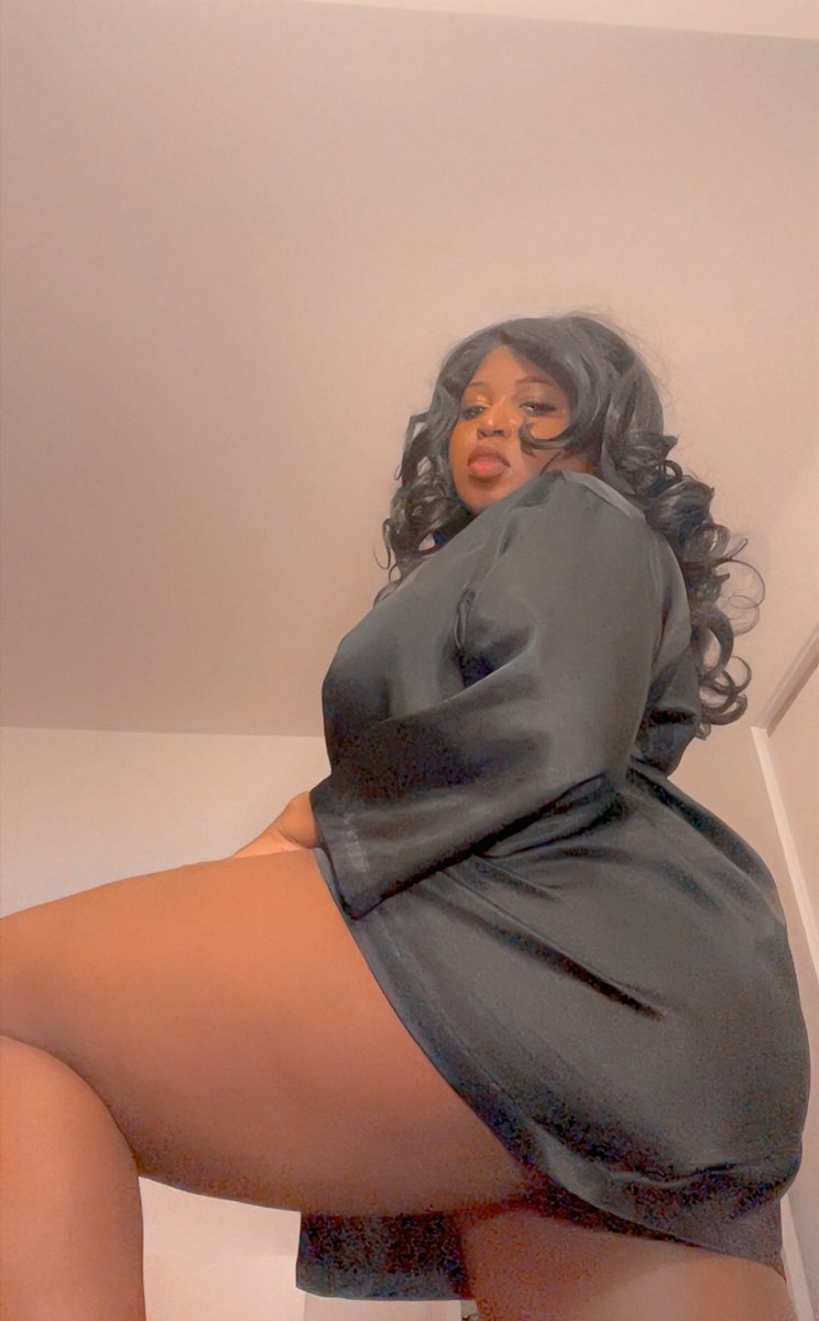 In my sexy black robe 💋