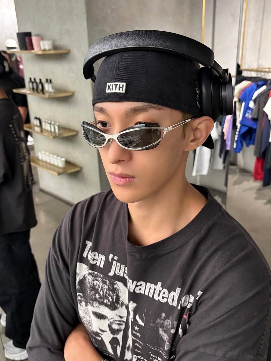 korapted's tweet image. #NewProfilePicture Kita mo nasa forehead ko? Kith mo nga 

#pogi #single #sexc