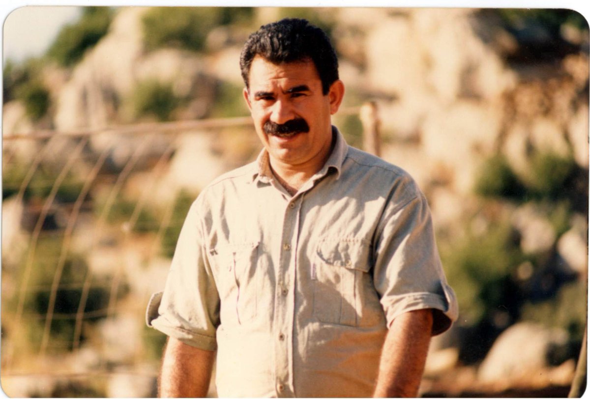 MAturkce's tweet photo. Kürt Halk Önderi Abdullah Öcalan:

Yerel yönetimin şartları belli. Ayrı devlet, bölge demiyorum. Avrupa Yerel Yönetimler Özerklik Şartı’nın toplumsal gerçekliğimizle uyumlu ve genişletilmiş bir hali de buna güçlü bir dayanak olur.

https://t.co/HoNWIZAn7n https://t.co/ntAo43UDN0