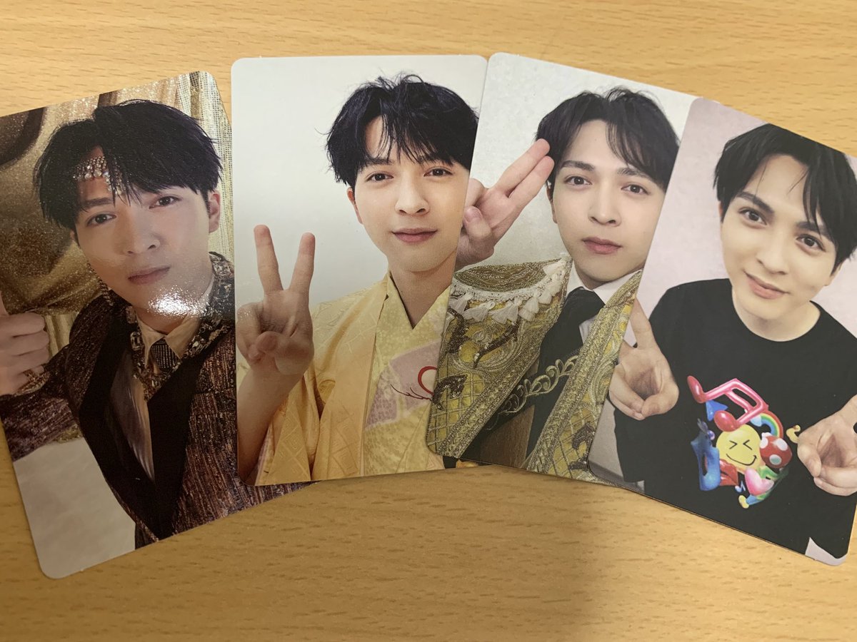 爆裂愛してる、ソロ盤以外の買った分全部届いたけどトレカ全部仁人くん