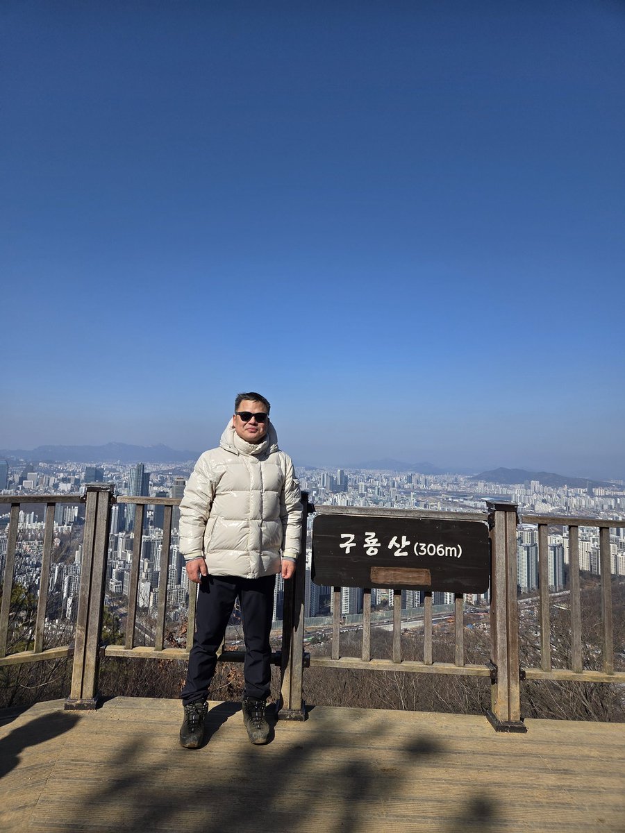 yoosiwoo98's tweet photo. 2.18 서울 강남, 서초 도심속 명산 대모산(293m)과 10마리 용 중 9마리가 승천하고 1마리가 떨어져 양재천이 되었다는 전설이 있는 구룡산(306m)연계 산행을 하였습니다.

산책하며 힐링하기에 좋은 코스였습니다. https://t.co/8LhNqDdwMh