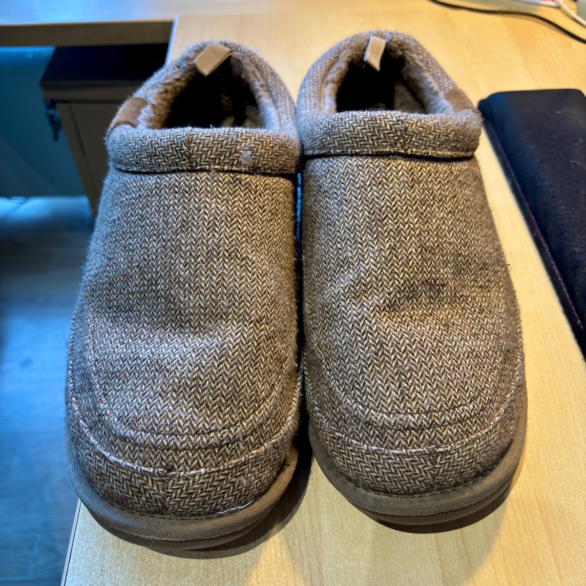 robgrayson's tweet photo. I bought these slippers from @FatFace in December. At £45, they're the most expensive slippers I've ever bought. After two months of light wear, a seam has come unstitched in the same place on both slippers. @FatFace, do you consider this acceptable? https://t.co/WfLnMRtO9F