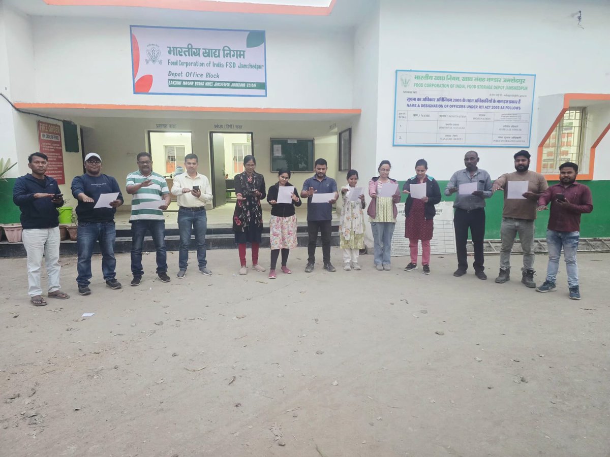 भारतीय खाद्य निगम, मंडल कार्यालय, रांची, झारखण्ड में आज दिनांक 17.02.2026 को स्वच्छता पखवाड़ा के अंतर्गत कार्यालय के अधिकारियो एवं  कर्मचारियों द्वारा स्वच्छता की शपथ ली गई साथ ही मंडल कार्यालय, रांची के अधीनस्थ आगार के भी अधिकारियो एवं  कर्मचारियों द्वारा स्वच्छता की शपथ ली गई।