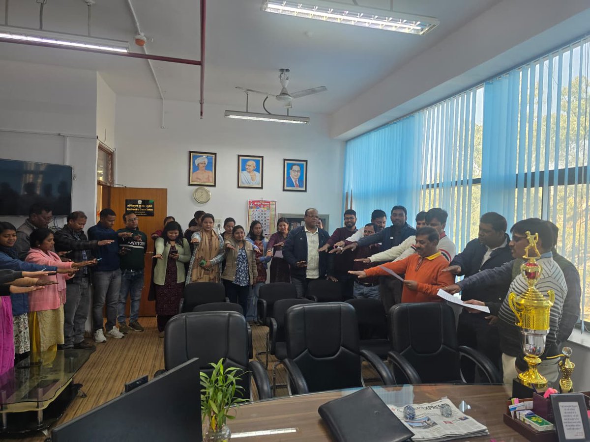 FciRanchi's tweet photo. भारतीय खाद्य निगम, मंडल कार्यालय, रांची, झारखण्ड में आज दिनांक 17.02.2026 को स्वच्छता पखवाड़ा के अंतर्गत कार्यालय के अधिकारियो एवं  कर्मचारियों द्वारा स्वच्छता की शपथ ली गई साथ ही मंडल कार्यालय, रांची के अधीनस्थ आगार के भी अधिकारियो एवं  कर्मचारियों द्वारा स्वच्छता की शपथ ली गई। https://t.co/5GrhelpC1d