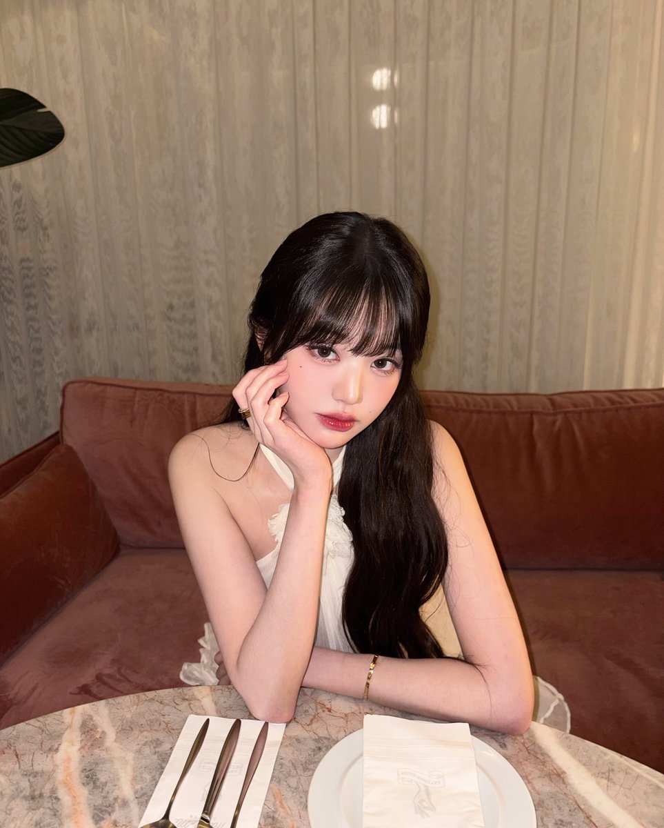 no context wonyoung (@jangvisual) on Twitter photo 