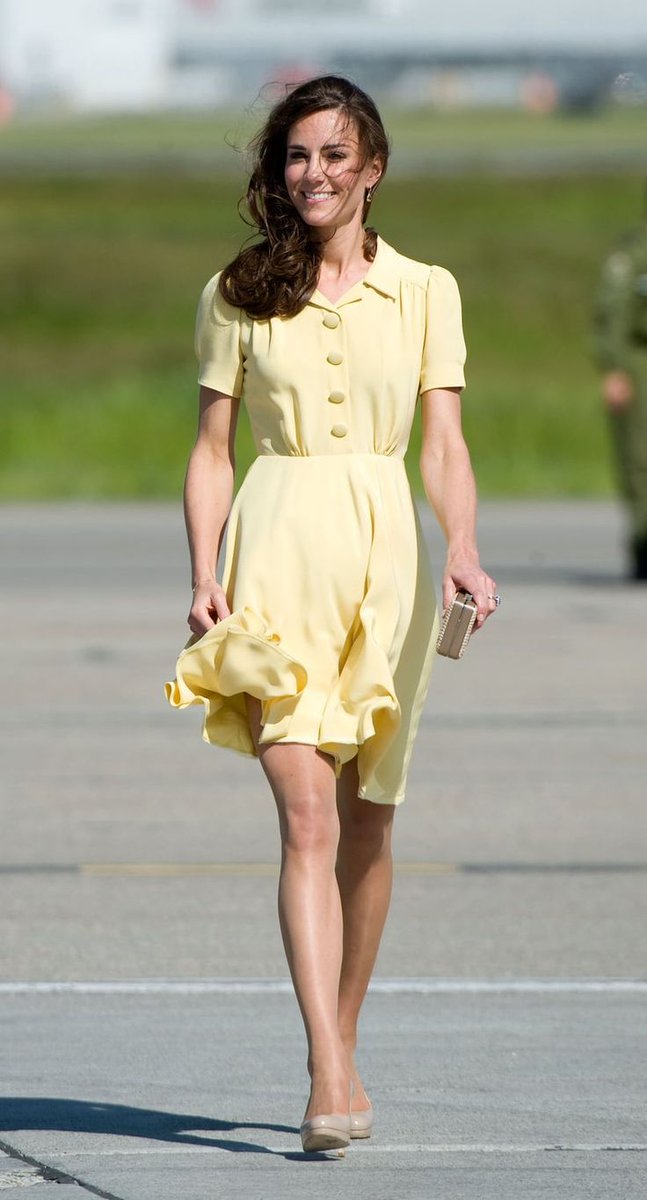 Princesslookbook tweet media