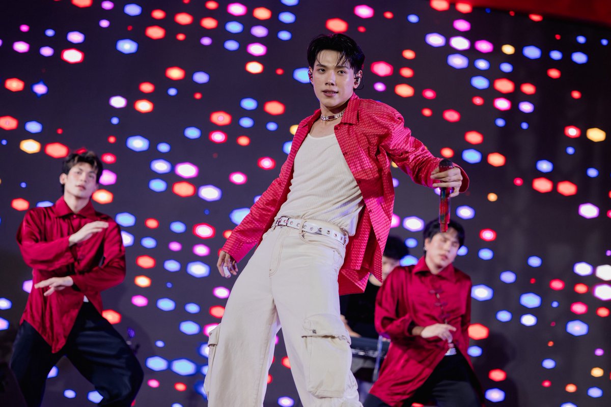 ออร่าความเท่แบบเกินต้าน

🧧#DAOU ในงาน Siam Paragon A Prosperous Chinese New Year 2026 'Amazing Thailand Happy Chinese New Year 2026' ณ พาร์ค พารากอน ชั้น M สยามพารากอน 

#ต้าห์อู๋ #oueiija #SiamParagon