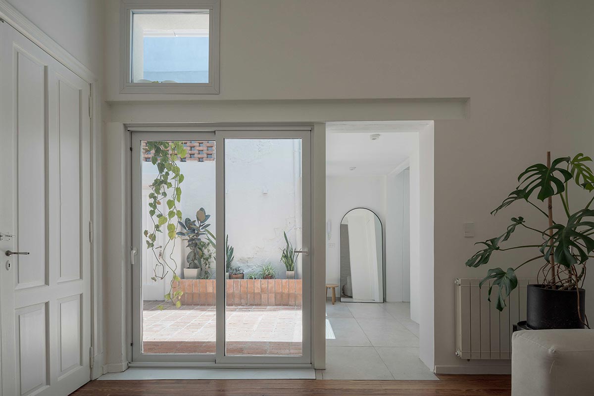 xxidergisi's tweet photo. OADD Arquitectos tarafından tasarlanan PH Loreto, Buenos Aires’in Colegiales semtinde yer alan tipik bir PH (Propiedad Horizontal) konutunun kapsamlı dönüşümünü ele alıyor.
https://t.co/gq0uknHC8T
#konut #yenileme #arjantin #buenosaires #mimarlık #tasarım #içmekan #merdiven https://t.co/xqokBKI9BK