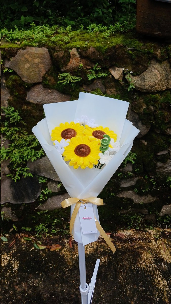 beadstiquee tweet media