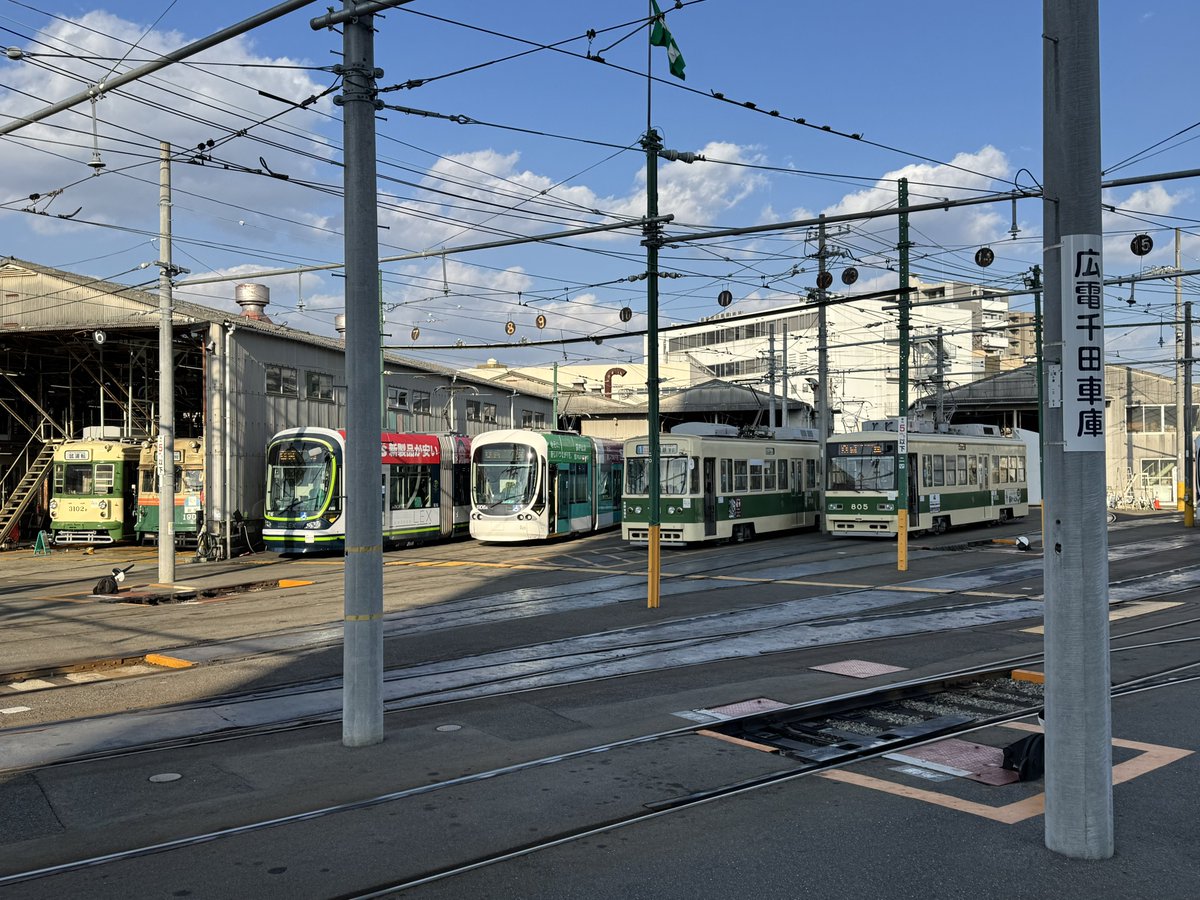 先ほどの千田車庫様子です。 夕方に向けて多少出払っているようですね