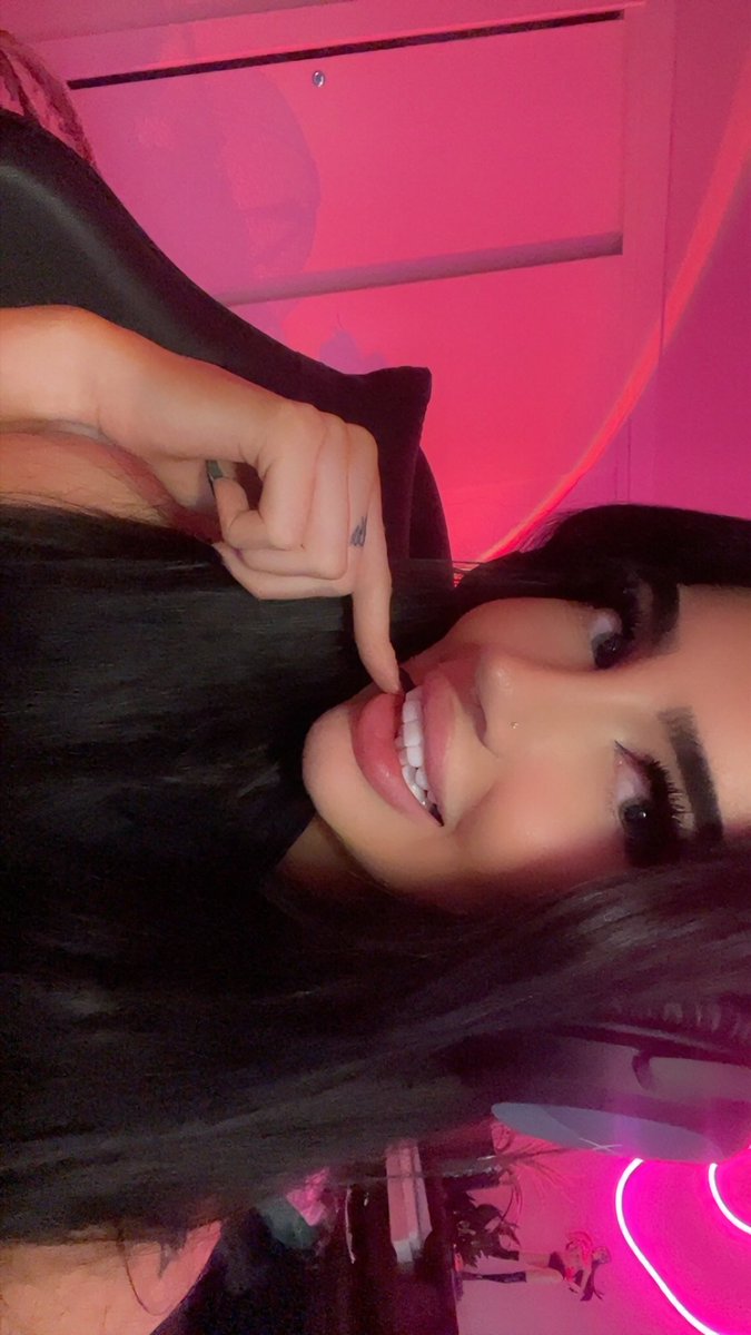 Strawbreemilk tweet media