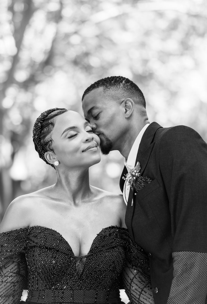 Happy anniversary Latoyah Makaelo Modikoane, thank you for making my life so much better.

I love you so much ❤️