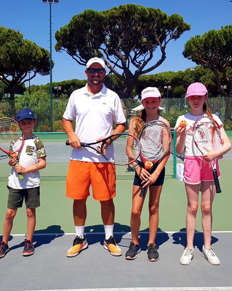 Building confident young players.🎾
 
Our junior programmes develop skills, fitness and a lifelong love of sport, all in a supportive and fun environment.

#juniortenniscamps #portugaltennis #padelcamps #algarvetennis