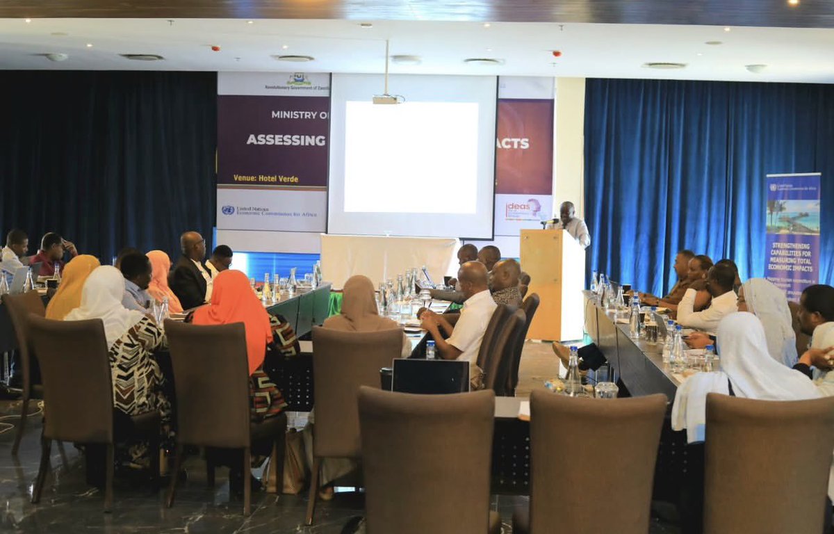tourism_heritag's tweet photo. Katibu Mkuu wa Wizara ya Utalii na Mambo ya Kale, Dkt. Aboud Jumbe @aboudjumbe ameshiriki katika Warsha ya Uwezeshaji kwa wadau wa sekta ya utalii kupitia Programu ya Total Economic Impact of Tourism inayoendelea kufanyika Ukumbi wa Hoteli ya Verde - Mtoni Unguja .
Warsha hiyo imelenga kuimarisha uelewa wa wadau kuhusu mchango halisi wa sekta ya utalii katika uchumi wa taifa, ikiwemo ajira, mapato na mandeleo ya jamii.
Serikali ya Dkt. Hussein Ali Mwinyi Rais wa Zanzibar na Mwenyekiti wa Baraza la Mapinduzi  i inaendelea kushirikiana na wadau kuhakikisha Sekta ya Utalii inakuwa chachu ya ukuaji Endelevu wa uchumi wa Nchi.

#Zanzibar #Tourismimpacts #ECA #Africa