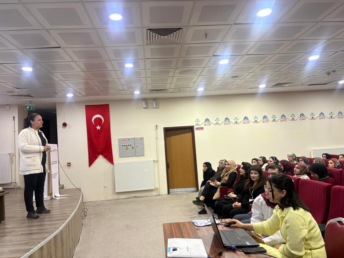 sanliurfabld's tweet photo. Şanlıurfa Büyükşehir Belediyesi Sağlık İşleri Daire Başkanlığımız, Harran Üniversitesi Hacer Ana Kız Öğrenci Yurdu’nda kalan öğrencilerimizle bir araya geldi.

Gerçekleştirilen eğitim seminerinde; gençlerimizin beden ve ruh sağlığının korunması, olumsuz durumlara karşı farkındalık kazanmaları, saygı ve güven temelli sağlıklı ilişkilerin önemi ile şiddet türlerine karşı başvurabilecekleri koruyucu ve önleyici mekanizmalar hakkında detaylı bilgilendirme yapıldı.

Uzman personelimiz, katılımcıların sorularını titizlikle yanıtlayarak gençlerimizin bilinçli, güçlü ve donanımlı bireyler olarak hayata hazırlanmalarına katkı sağladı.

Şanlıurfa Büyükşehir Belediyesi olarak; gençlerimizin sağlığını, mahremiyetini ve huzurunu korumaya yönelik danışmanlık ve eğitim çalışmalarımıza aralıksız devam ediyoruz.