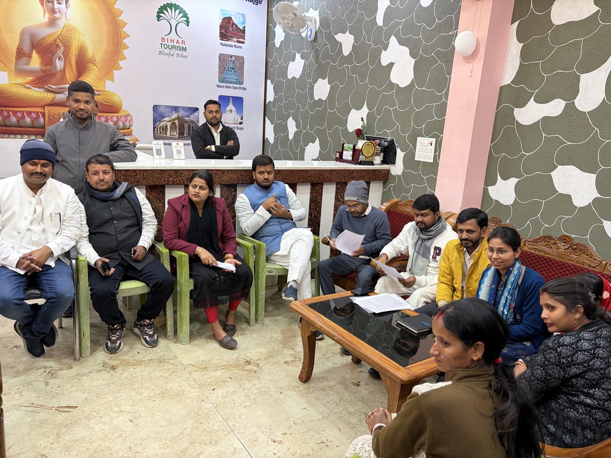 झारखंड के पंचायत जन प्रतिनिधियों से आईसीएसएसआर प्रोजेक्ट के सिलसिले में मुलाक़ात कर अपना सर्वे का काम किया। 
<a href="/DeepakRLM/">Deepak Prakash</a>