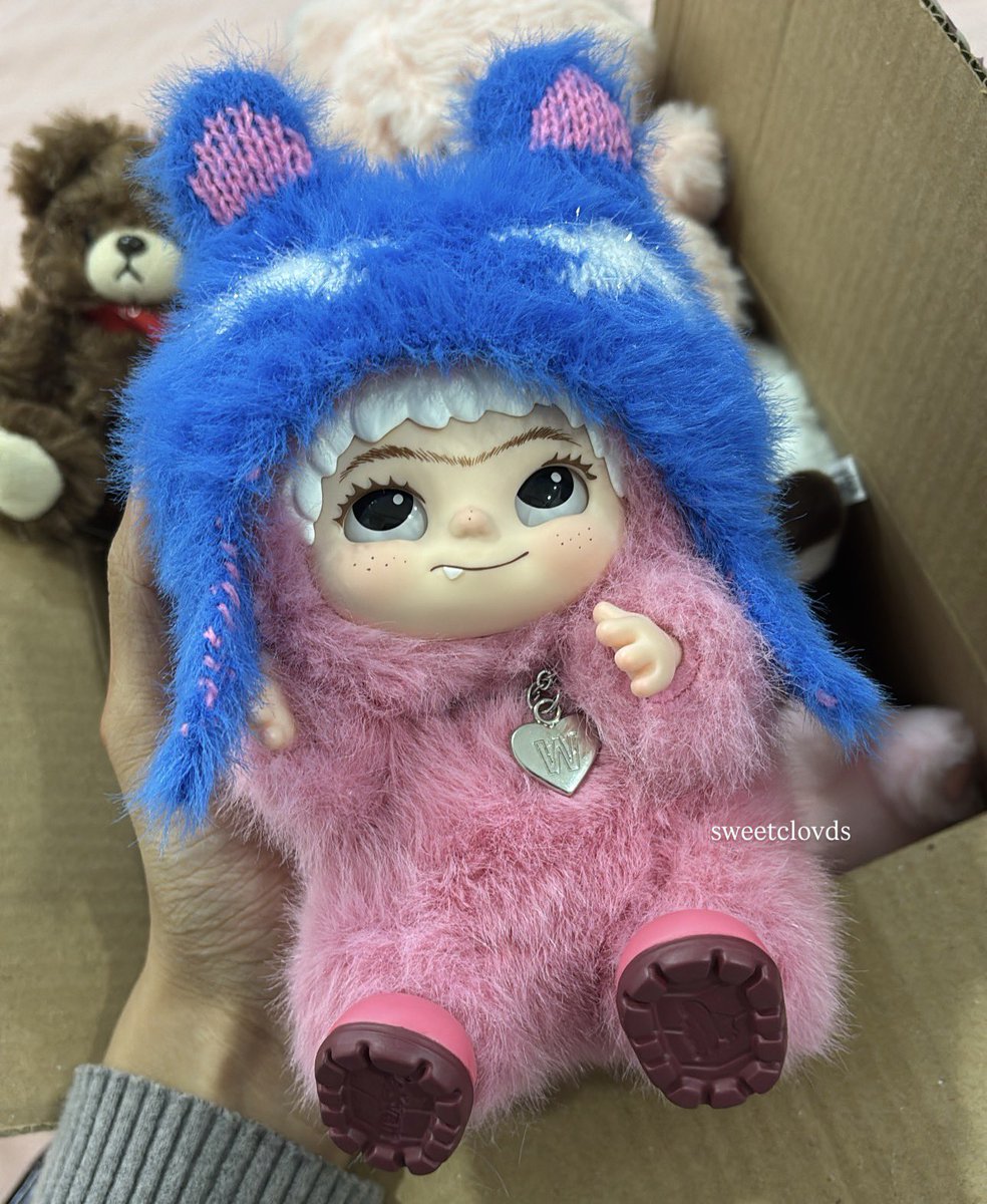 sweetclovds's tweet photo. wts wakuku up to mischef 180k fig only ya https://t.co/kQzjLkPeTg