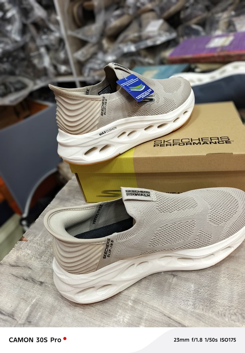 sulaiman_maje's tweet photo. Skechers
Max cushion 
Quality 💯 
Size 40/45🌟
Price 35k 💸
07030249436☎️
Address: DG 010,740 plaza central market kaduna 📍 https://t.co/HZhfXPXIDa