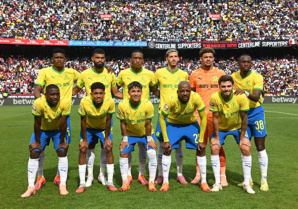 𝗠𝗔𝗧𝗖𝗛𝗗𝗔𝗬 ‼️

Orlando Pirates 🆚 Mamelodi Sundowns

Who'll win? 

𝗥𝗧 for Pirates
𝐿𝑖𝑘𝑒 for Sundowns