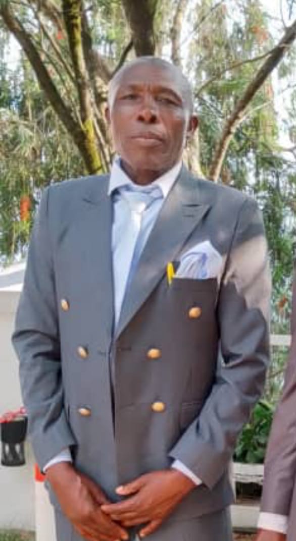 Moniamwanga12's tweet photo. Apparemment ces fils du diable ont décidé de ne plus laisser la famille de l'activiste Espoir tranquille 🤦

Hier,ils ont encore enlevé son père,BASHIZI MWIMUKA AMANIYAO 
chef du village bukenke/luhihi/kabare/sud-kivu.

Libérez le😡

@MbuyiYael4643
@amluzayamo https://t.co/ZHSoJDPJNY