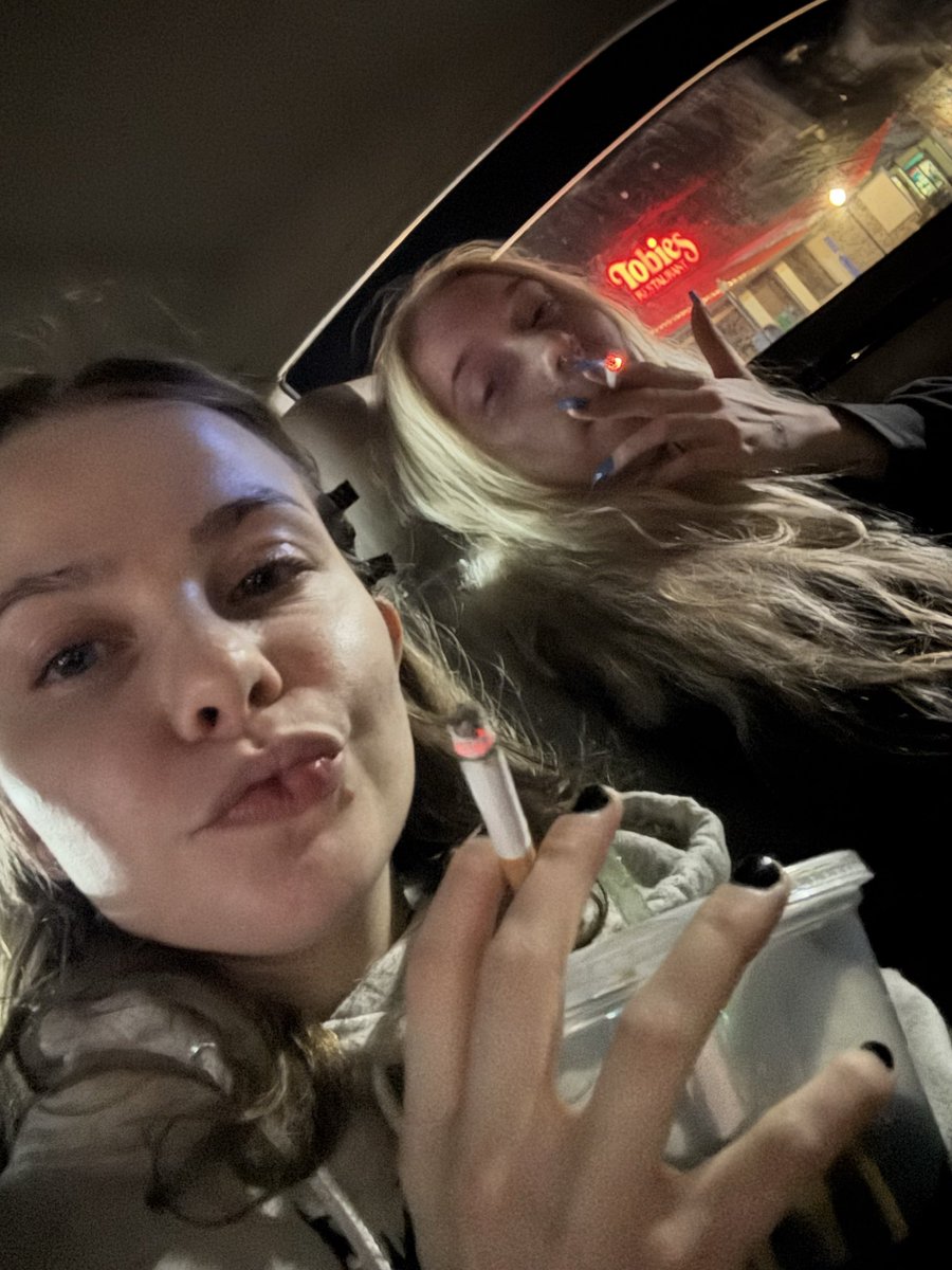 ashleigh tweet media