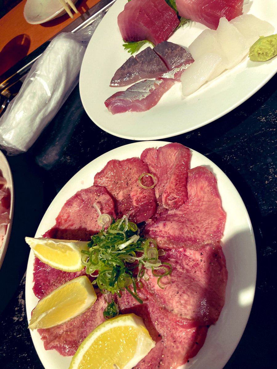matatabioil's tweet photo. 焼肉屋で刺身
肉美味かった！ https://t.co/AURiEC6NLi