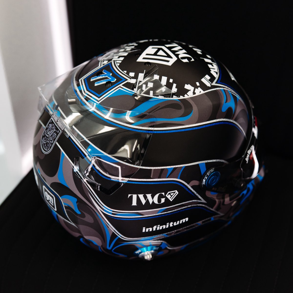 ValtteriBottas's tweet photo. 🖤💙🖤

Detailed look of my 2026 @StiloOfficial helmet designed by @tiffanycromwell - what do you all think? https://t.co/5YiAeS3Fxl