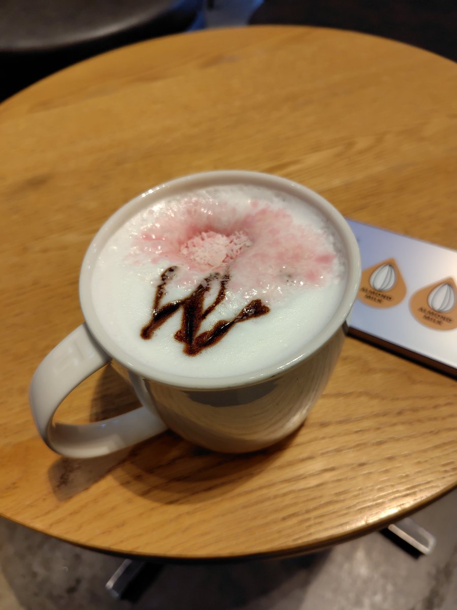 1622Mitt's tweet photo. 桜餅の優しい味がする〜
次はエスプレッソ足してみよう☕
 #スターバックス
 #桜ラテ https://t.co/6Pu6Q8a0VB