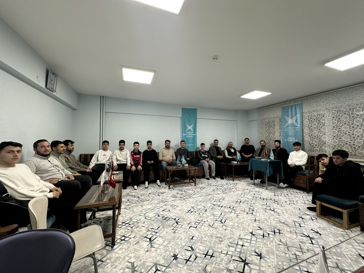 ✨ Velhasıl sohbetimiz yapıldı! Hoş geldin ya Şehr-i Ramazan 🌙
Kalplerimizi birleştiren, maneviyatımızı güçlendiren bu güzel sohbet için İhsan hocamıza teşekkürler.🤍