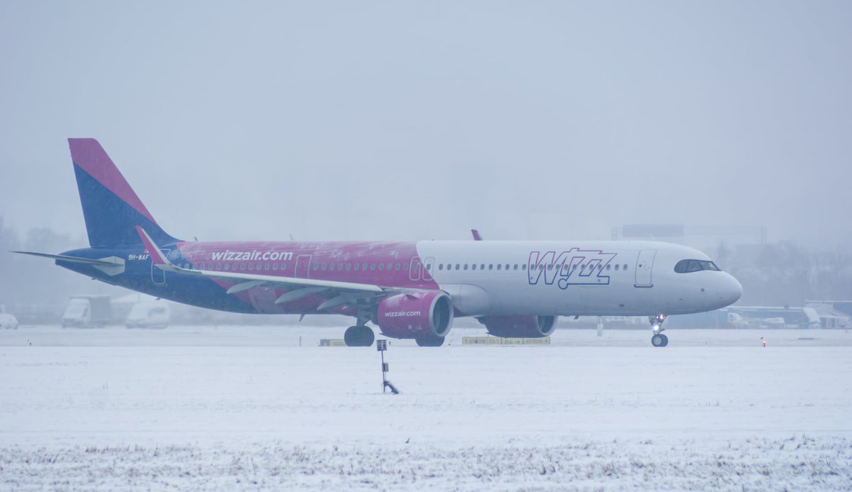 KrakowAirport's tweet image. Dzień dobry w #KrakowAirport✈️￼
￼Przed nami  mocno zachmurzona środa☁️, maksymalna temperatura : 0 °C, przelotny śnieg🌨️ Ciśnienie: 1009 h, czas zatem na dobrą kawę☕ 

📷 Grzegorz Żywar #spotting l #flyKRK