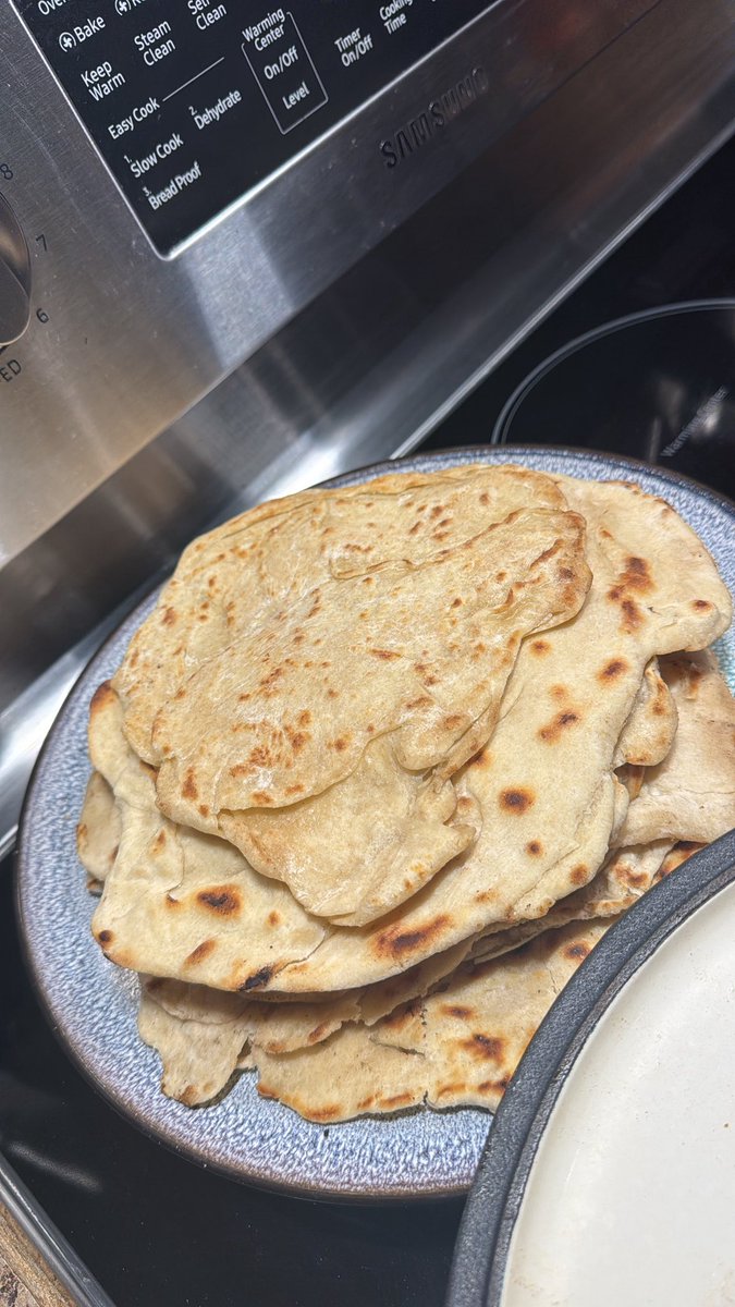 TaijaCarr's tweet photo. My kitchen hates to see me coming these days .. 👩🏾‍🍳😘 https://t.co/eSyBLsPl7j