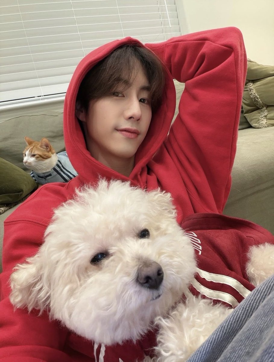 meyatuan's tweet image. เสาหลักทรงงานหนักมาก ตาไม่ไหวแล้ว55555