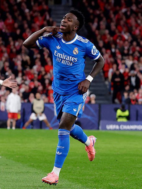 Os tengo apuntados a todos, a todos.

Big Game Player, el jugador que marca el techo de este equipo. La 16 está en el, depende de el.

Adelante, Vini.