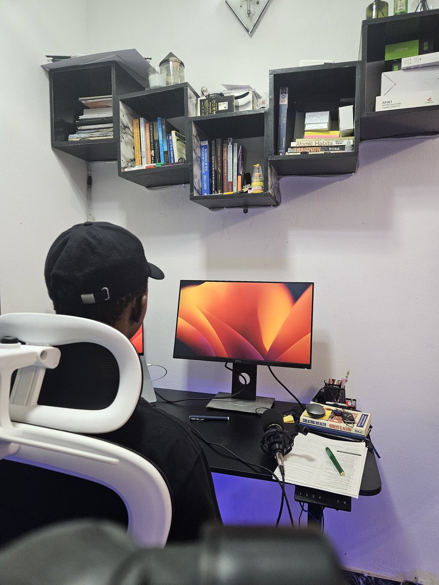 Chikezie_Jnr_'s tweet photo. Some days you're just blank and uninspired, some days you sit at the computer with a confused stare.. questioning why you even chose the career path in the first place...

Cheers, thats absolutely normal, take a break and recuperate.. its as simple as that https://t.co/YBpdGmkVdC
