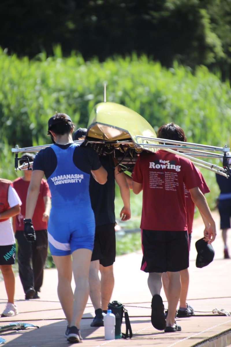 boatymurowing's tweet photo. 山梨大学医学部医学科・看護学科に合格した皆さんおめでとうございます㊗️

「日本一の山を背に水上を疾走できるのは世界で私たちだけ」

せっかくの大学生活、今しかできないことをやりませんか？
新歓で皆さんに会えること、楽しみにしてます🙌

#春から梨大#春から梨医 #新歓 #ローイング https://t.co/BDJ2SbZJDX