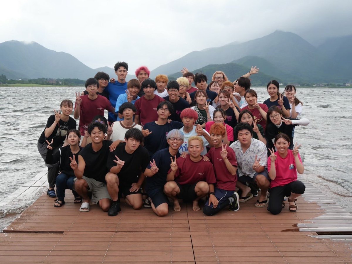 boatymurowing's tweet photo. 山梨大学医学部医学科・看護学科に合格した皆さんおめでとうございます㊗️

「日本一の山を背に水上を疾走できるのは世界で私たちだけ」

せっかくの大学生活、今しかできないことをやりませんか？
新歓で皆さんに会えること、楽しみにしてます🙌

#春から梨大#春から梨医 #新歓 #ローイング https://t.co/BDJ2SbZJDX