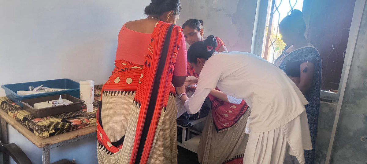 આજરોજ આયુષ્ય‌‌‌માન આરોગ્ય મંદિર કાત્રાસા ખાતે #મમતાદિવસ ની ઉજવણી,
👉 પાંચ વર્ષ સુધીનાં તમામ બાળકોને #રસીકરણ ,
👉 #સગર્ભા માતાની જરૂરી તપાસ ,
👉 #મમતાકાર્ડની અંદર આપેલી માતા અને બાળ આરોગ્ય વિશે સમજુતી ,
👉#ગૌરવીદિવસની ઉજવણી....
#ANEMIAAWARENESS .