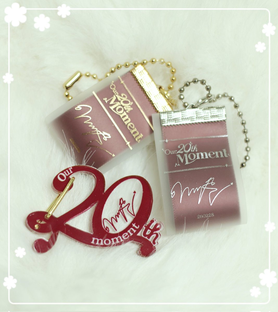 gyoza__mandu's tweet photo. ✨️2026 #이제훈 팬미팅✨️
ෆ:: Our 20th Moment ::ෆ
• 날짜: 2026.02.28<2시 낮공>
• 인증: RT
• 장소 및 시간: 당일 타래 또는 인용 참고! 
• 수량: 카라비너 13개/라벨키링 17개 (골드,실버 중 랜덤 1개씩)
수량이 적은 관계로 선착순으로 합니다.ᐟ🥹 
카라비너 소진시 라벨키링만 나눔해요! https://t.co/jJ0G8dkI6H