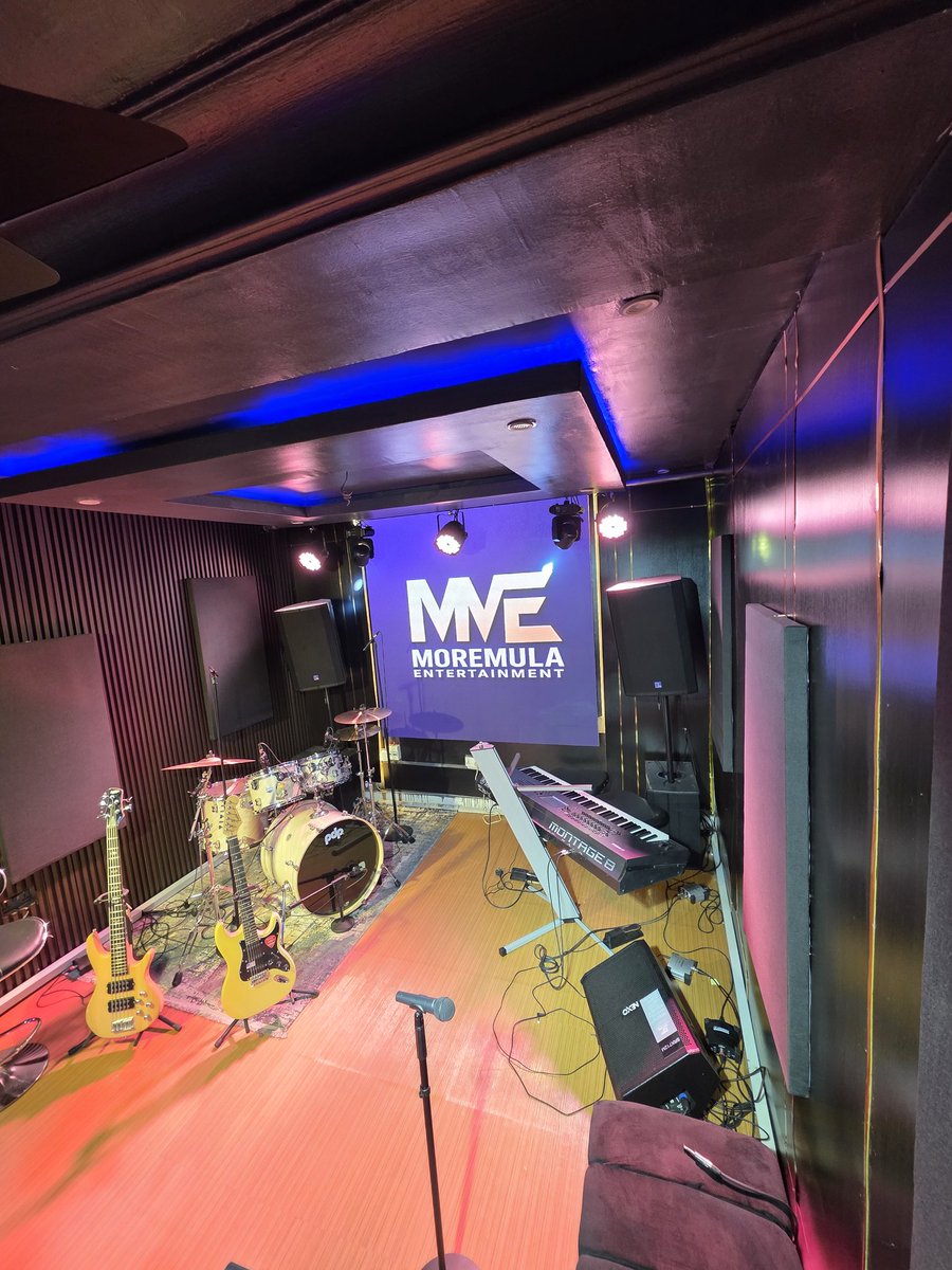 moremulaent's tweet photo. DM now to book a studio session for Live Performance, Live Production, Digital Production, Vocal Recording, Mixing and Mastering etc...
#MMEStudio #recordingstudio #moremulaent #musicproduction AG baby Adekunle Gold Falz Billboard Hot 100 #Music #Lagos https://t.co/wLc5Za89xt