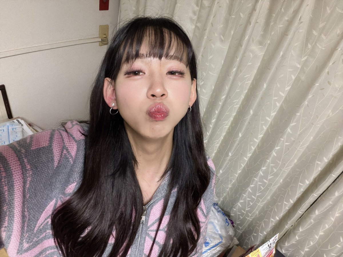 Renono119's tweet photo. 変顔して撮りすぎ https://t.co/Yneh4x9Sma