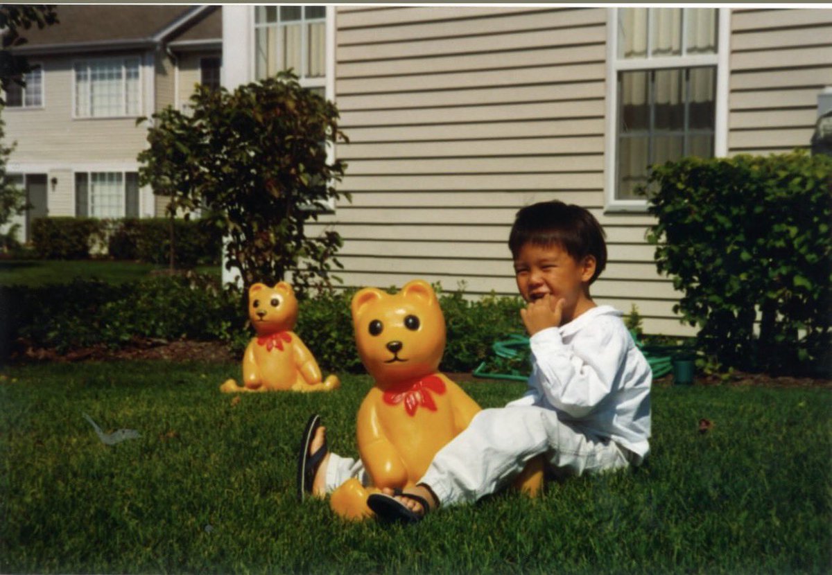 พิอ้วนคอลเลคชึ่นน เด็กตุ้ยท่านหนึ่ง 🥺🥺🥺🥺🥺 น่าร้ากกกกก วันนั้นฮีเล่าว่าออมม่าส่งรูปตอนเด็ก ๆ มาให้เยอะมาก พิอ้วนจะส่งให้จอแฟมเรื่อย ๆ ชะม้ายยยย ขอเยอะ ๆ เลยน้าาา ผช.ที่รักษาสัญญาเสมอ บอกจะให้ดูก็ให้จริง 🥹🥹🥹💕💕💕💕